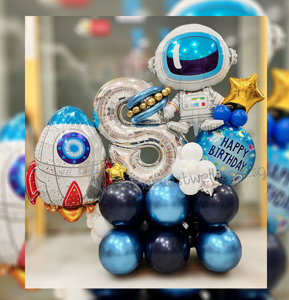 Number Organic Astronaut Balloon Centerpiece